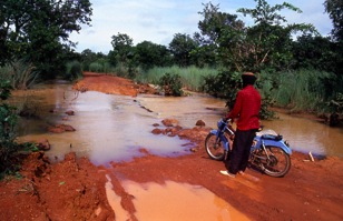 Guinea - On the road from Kouremale to Siguiri
